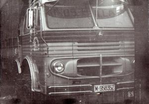 M-958352